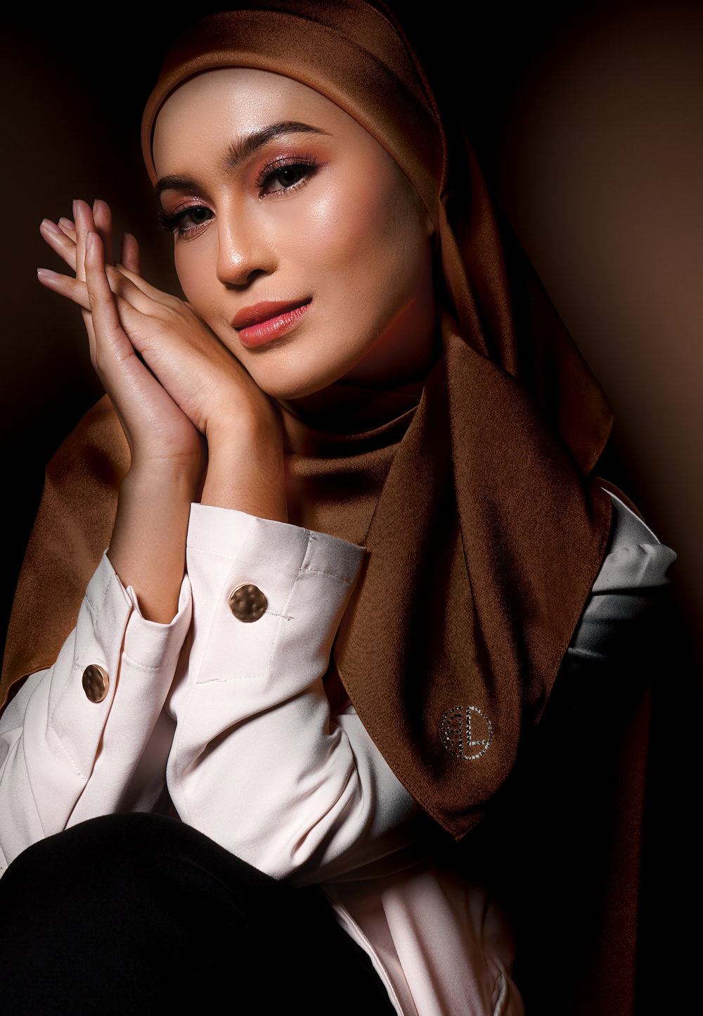 SQ SARA PLAIN IN SADDLE BROWN